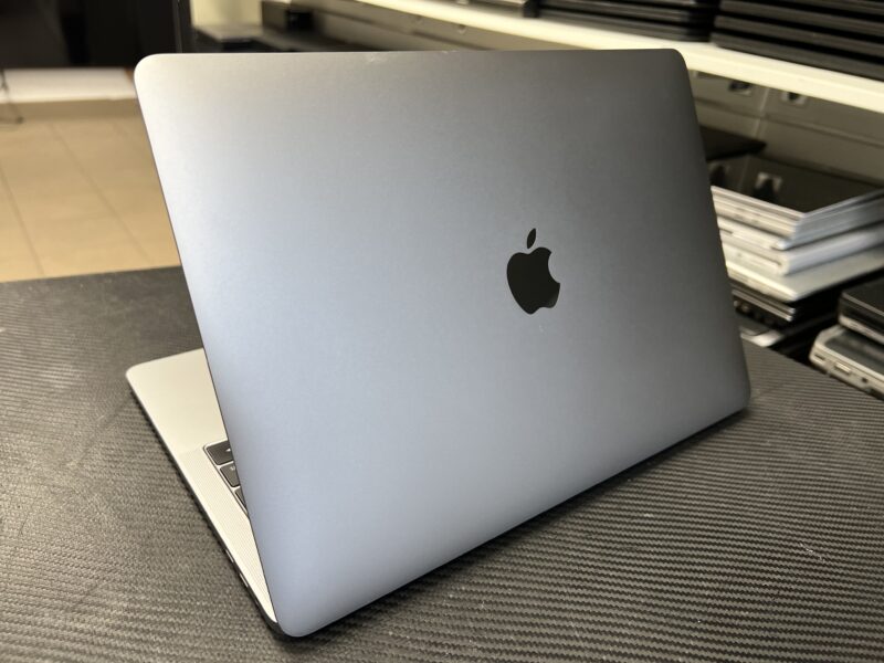 Apple Macbook A1706 EMC 3163