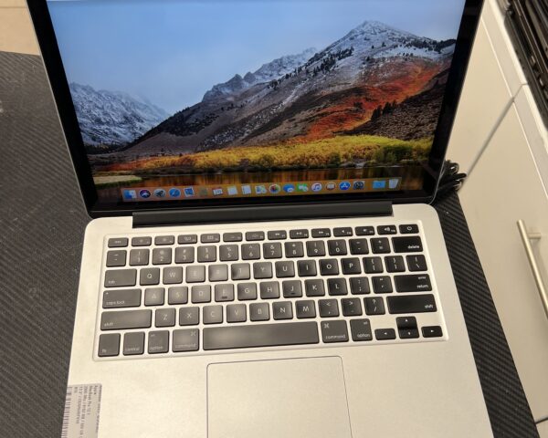 Apple Macbook A1502 EMC 2835
