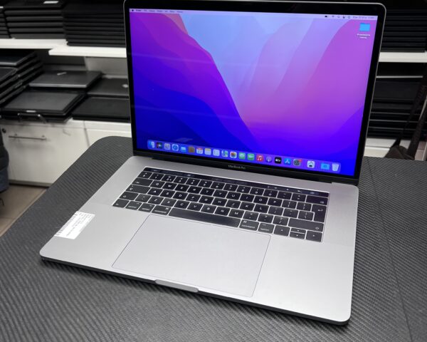 Apple MacBook A1707 EMC 3072